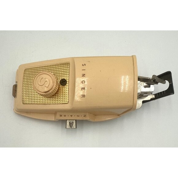 Vintage 60s Singer Buttonholer #2482607 Attachments, Green Retro Case - Picture 2 of 10